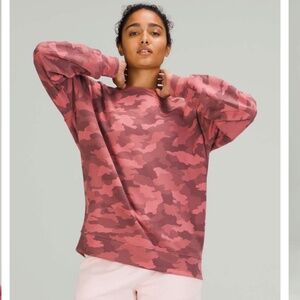 LULULEMON PERFECTLY OVERSIZED CREW - HERITAGE 356 CAMO BRIER ROSE MULTI